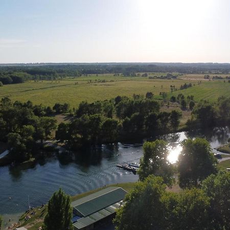 Camping Belle Riviere Chaniers Bagian luar foto
