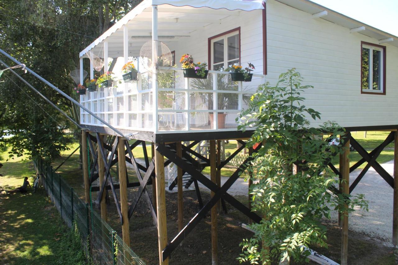 Camping Belle Riviere Chaniers Bagian luar foto