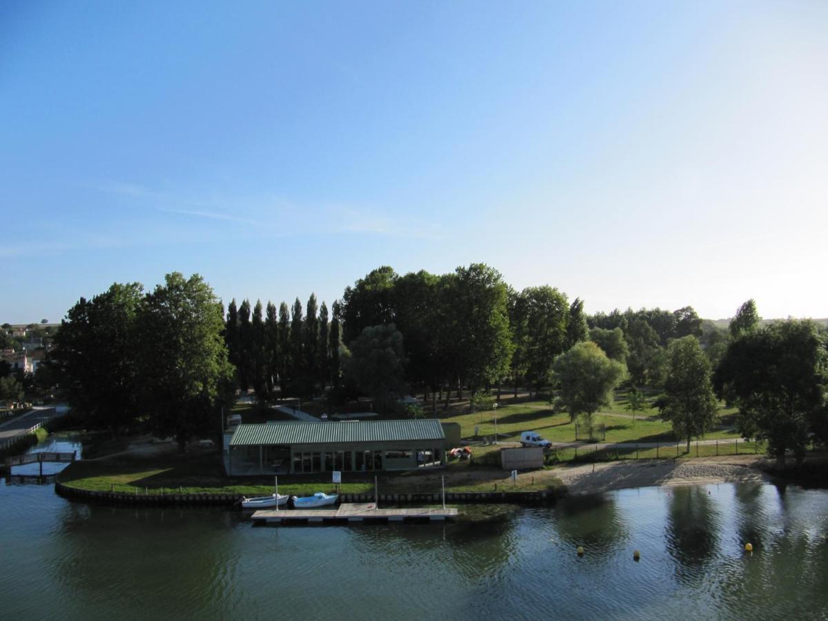 Camping Belle Riviere Chaniers Bagian luar foto