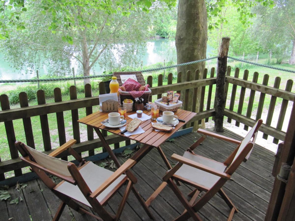 Camping Belle Riviere Chaniers Bagian luar foto
