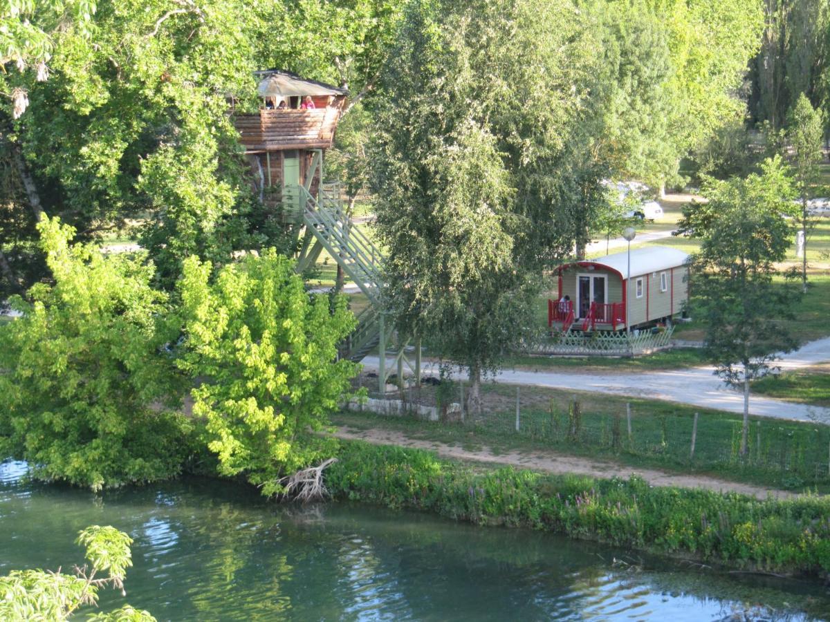 Camping Belle Riviere Chaniers Bagian luar foto