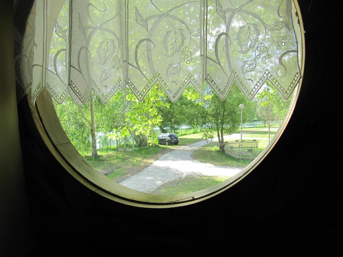 Camping Belle Riviere Chaniers Bagian luar foto