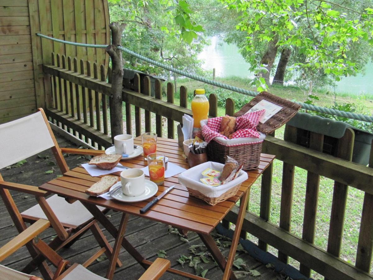 Camping Belle Riviere Chaniers Bagian luar foto