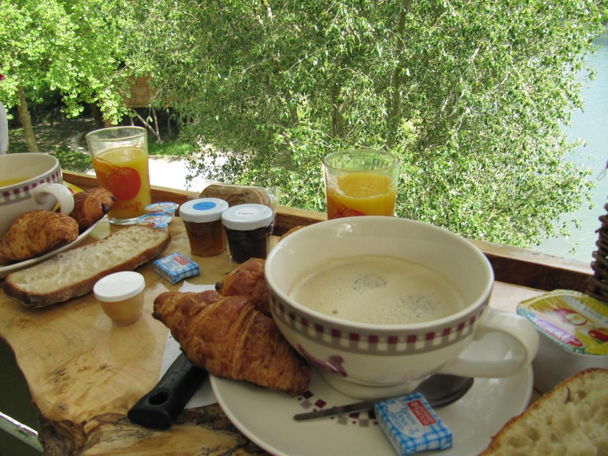 Camping Belle Riviere Chaniers Bagian luar foto