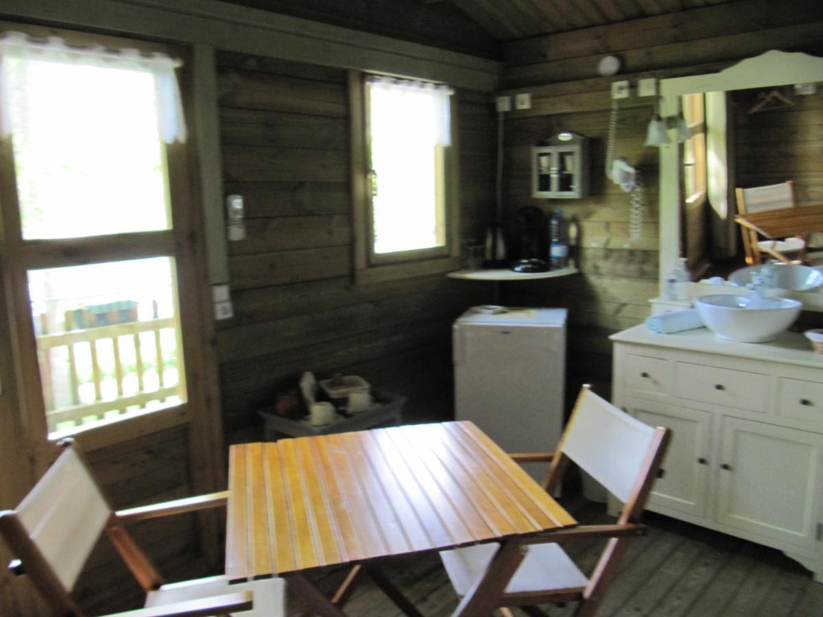 Camping Belle Riviere Chaniers Bagian luar foto