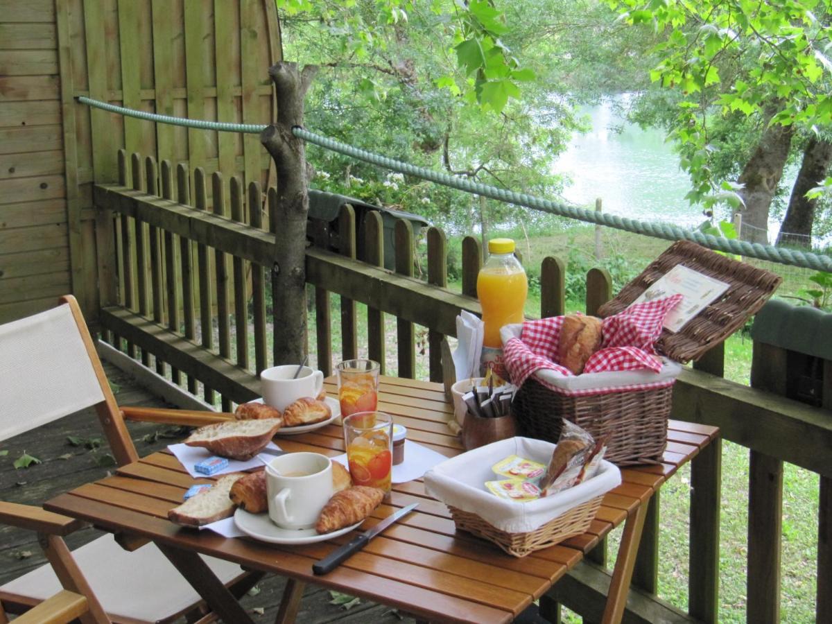 Camping Belle Riviere Chaniers Bagian luar foto