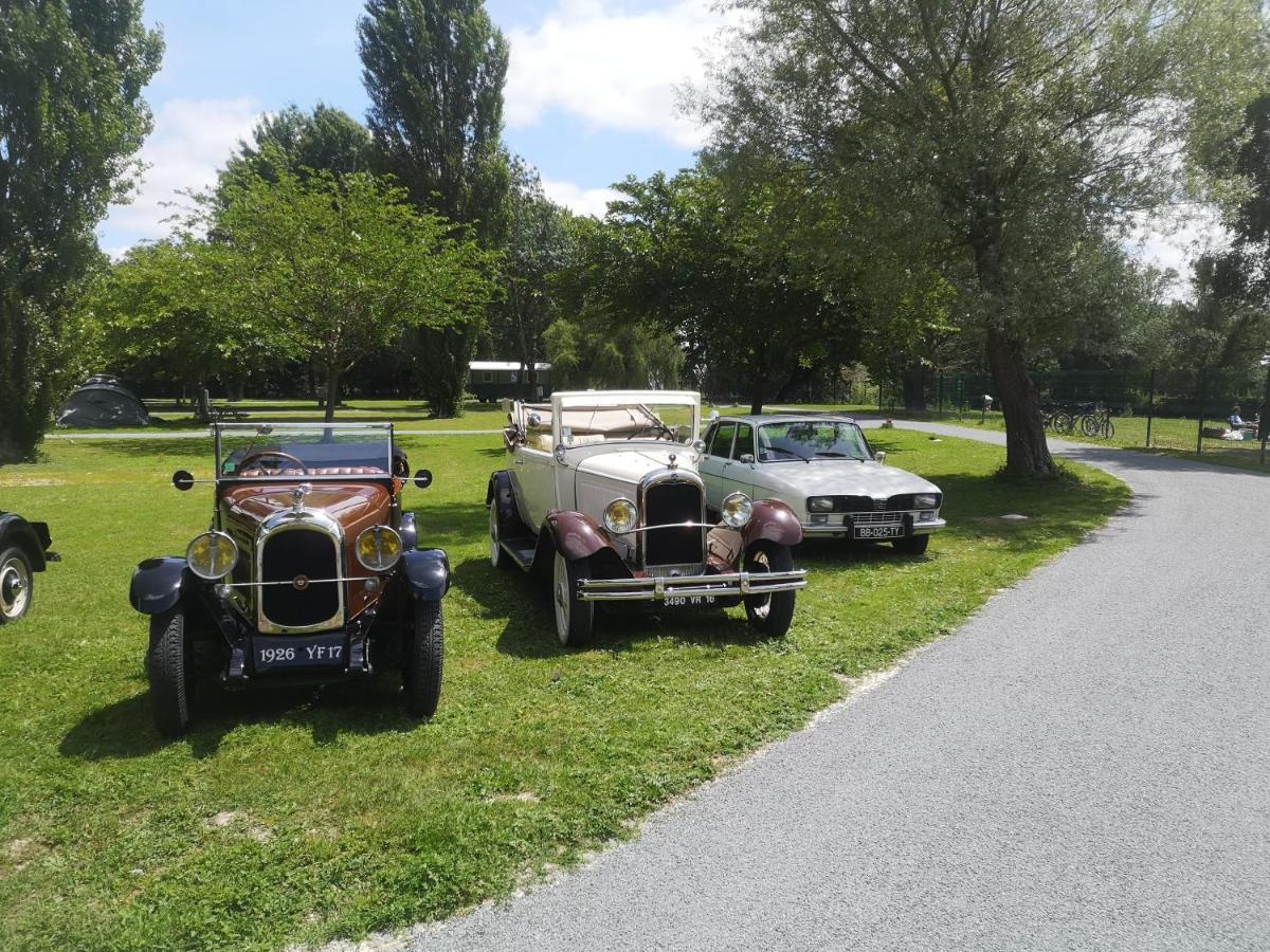 Camping Belle Riviere Chaniers Bagian luar foto