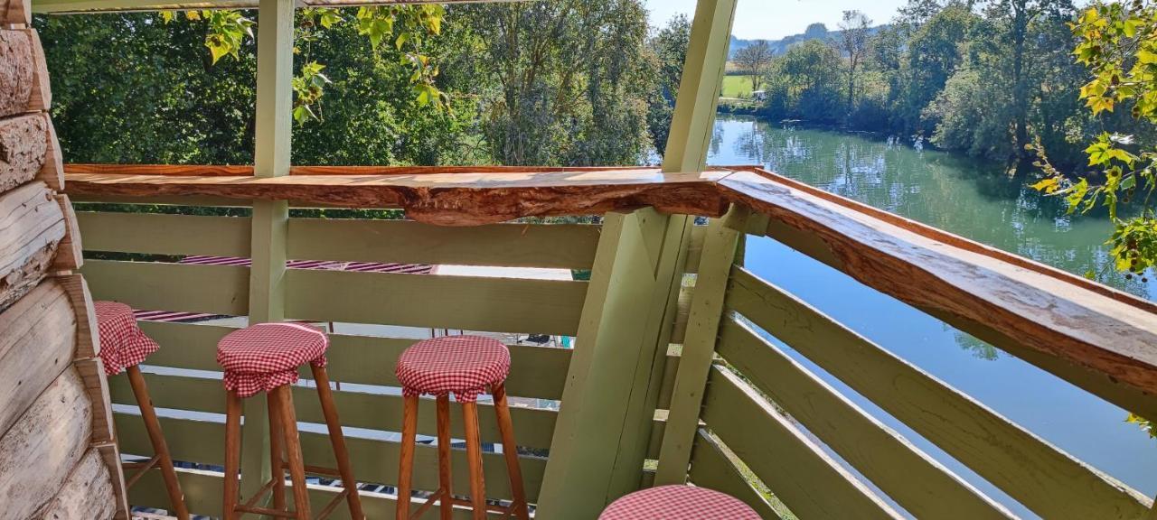Camping Belle Riviere Chaniers Bagian luar foto