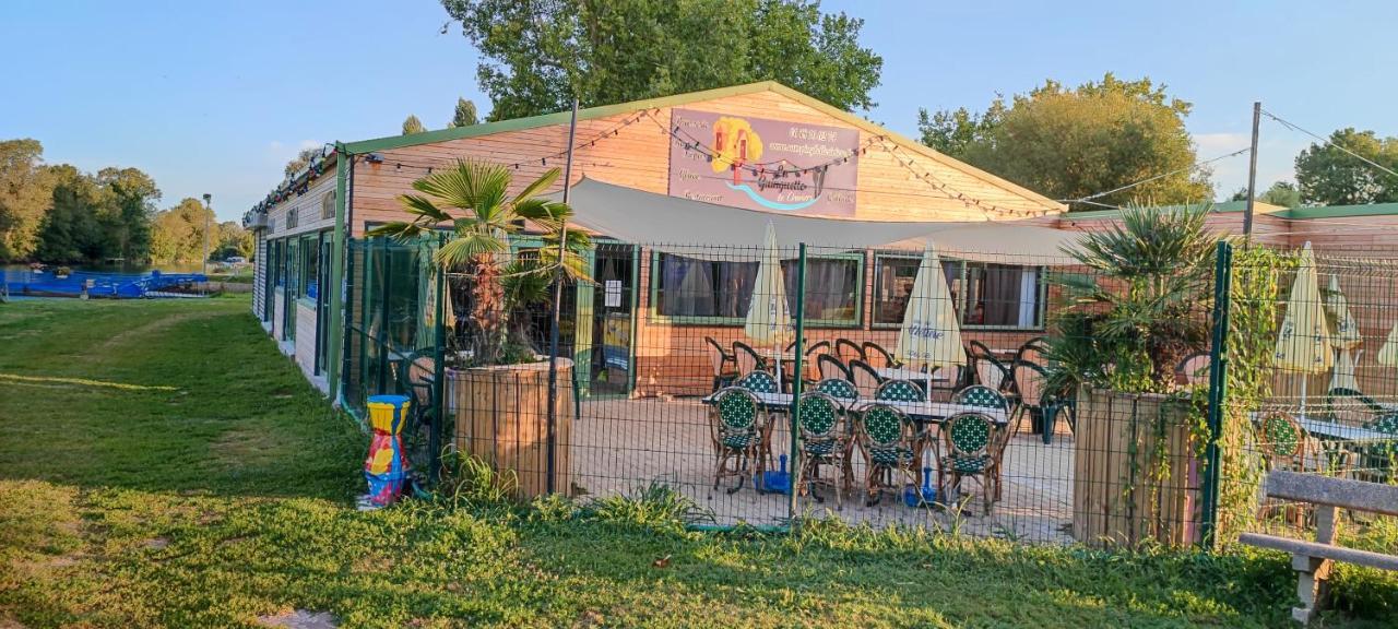 Camping Belle Riviere Chaniers Bagian luar foto