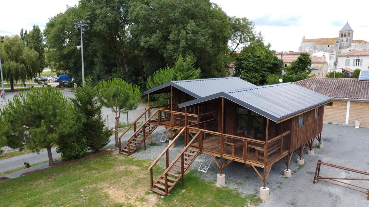 Camping Belle Riviere Chaniers Bagian luar foto